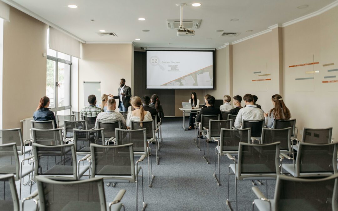 Très grande salle de réunion