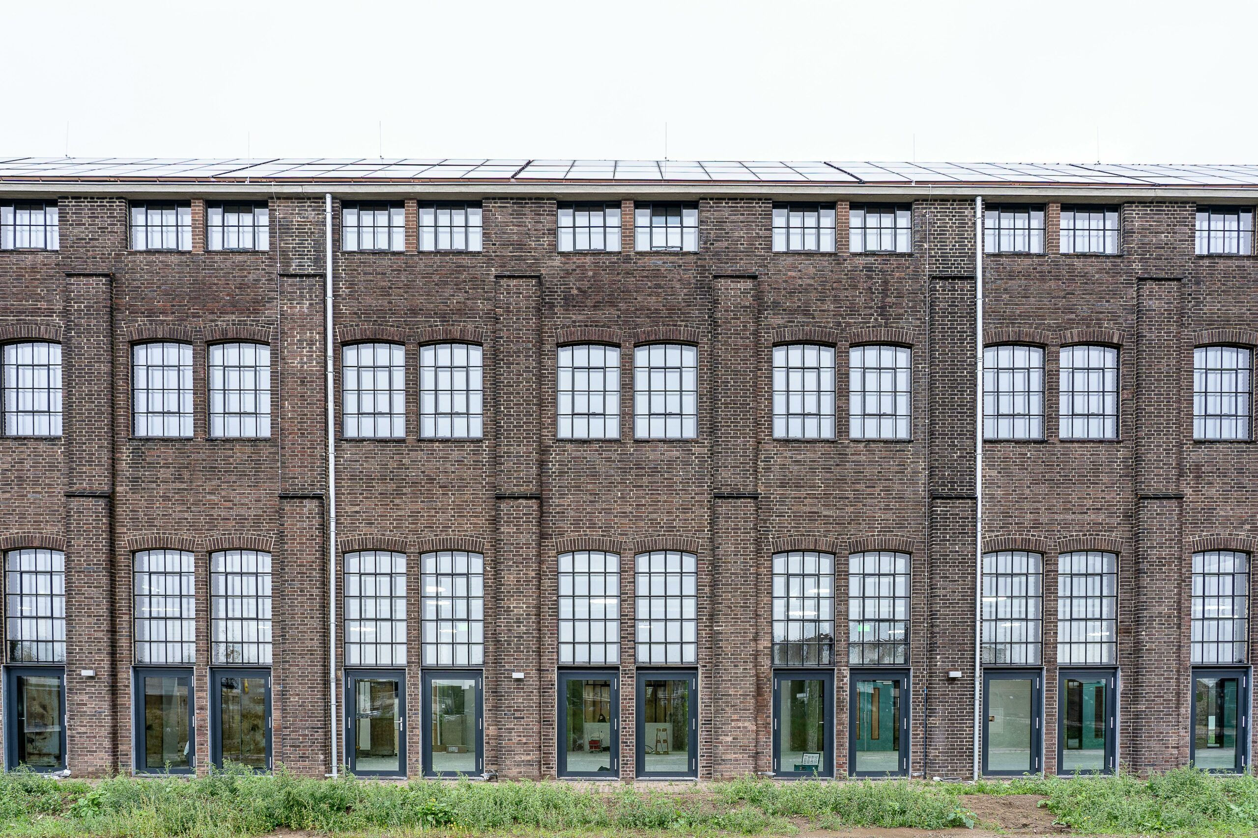 pexels-mike-van-schoonderwalt-1884800-5505868 Photo usine